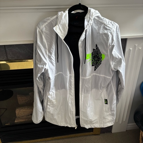 Air Jordan windbreaker - Picture 3 of 10